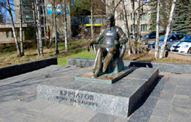 Памятник академику Курчатову в Обнинске