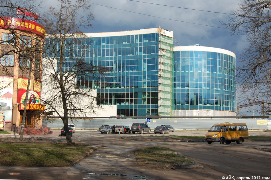 Строящийся торговый центр «Парус» в городе Обнинске