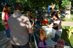Сотрудники чайной станции «Bubble Maker» на праздновании «Дня молодёжи» в Белкино (лето 2015 года)