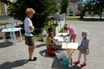 5 июня 2011 года на Библиотечной площади в городе Обнинске прошла выставка детских экологических рисунков