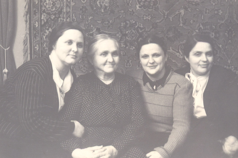 Галина Александровна Табулевич со своей семьёй