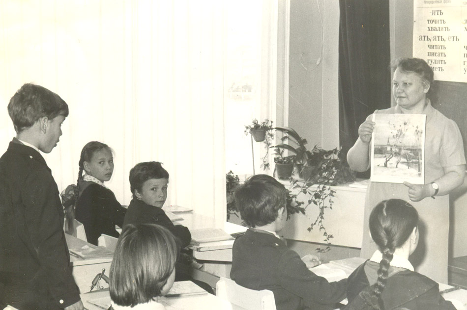 Лиана Павловна Татаурщикова во время урока