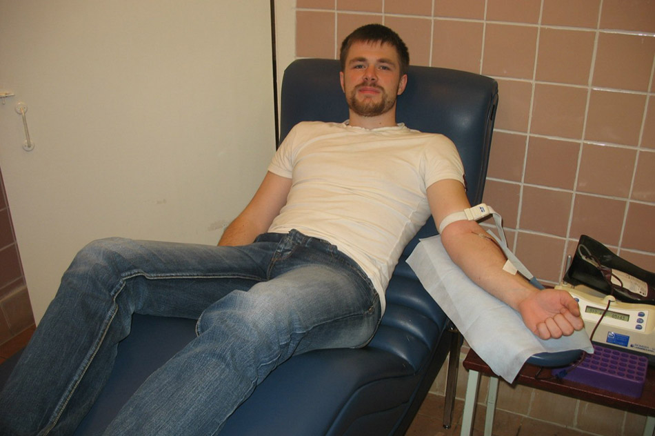 Лучезар Олегович Журавлёв является донором крови