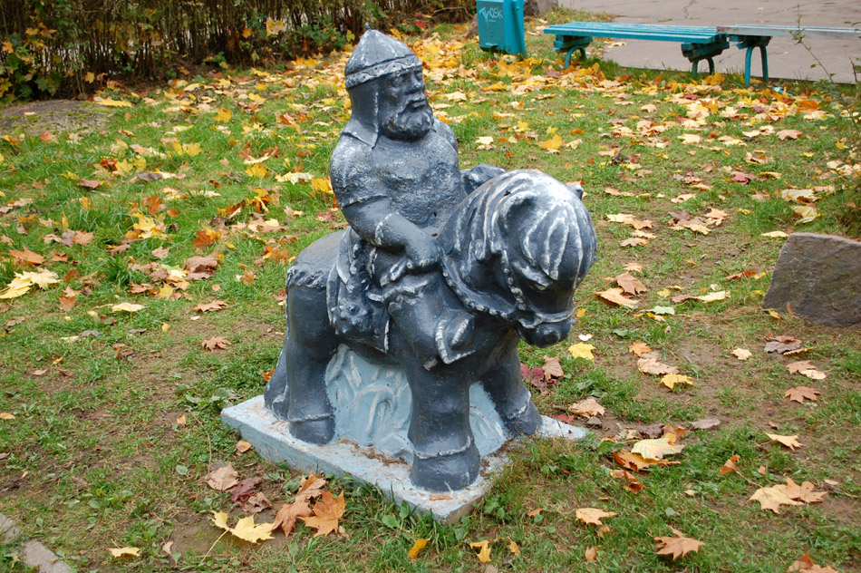 Парк скульптур у школы изобразительных искусств в городе Обнинске