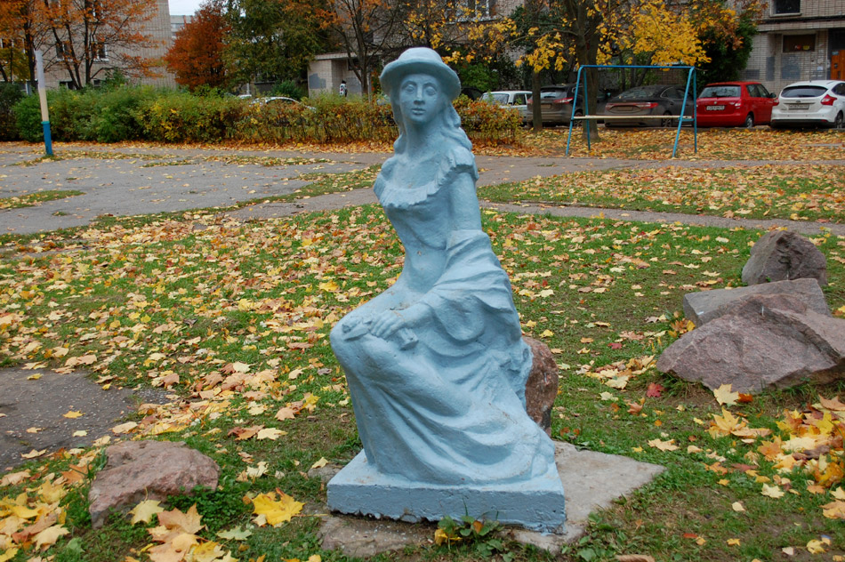 Парк скульптур у школы изобразительных искусств в городе Обнинске