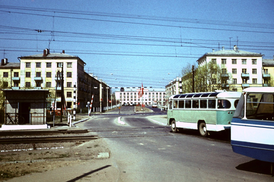 Железнодорожный переезд в городе Обнинске в 1971 году